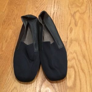 AEROSOLES Flat Black, Size 10